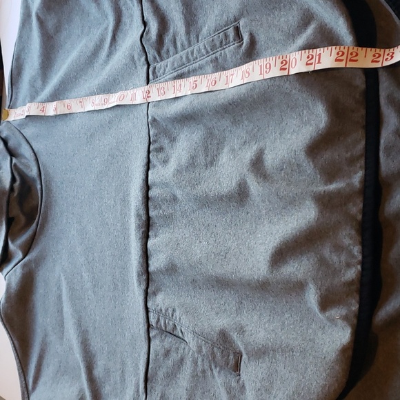 North Face Girl's Long Sleeve Gray Sweatshirt w/Pocket Size M (10/12) - Picture 12 of 13